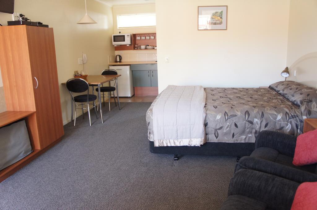 ניו פלימות' Bks Egmont Motor Lodge מראה חיצוני תמונה