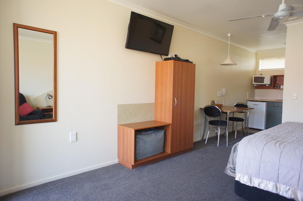 ניו פלימות' Bks Egmont Motor Lodge מראה חיצוני תמונה