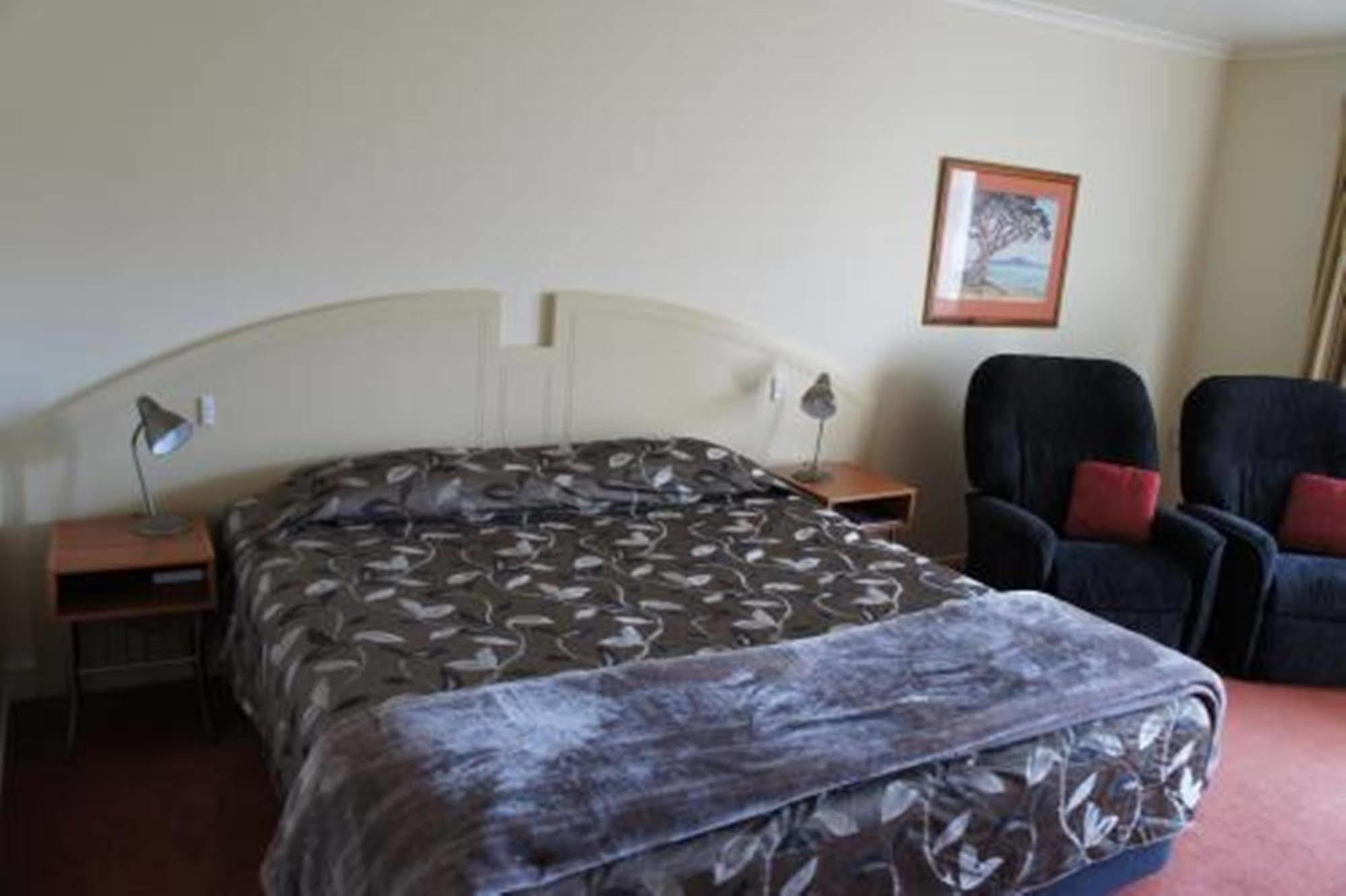 ניו פלימות' Bks Egmont Motor Lodge מראה חיצוני תמונה
