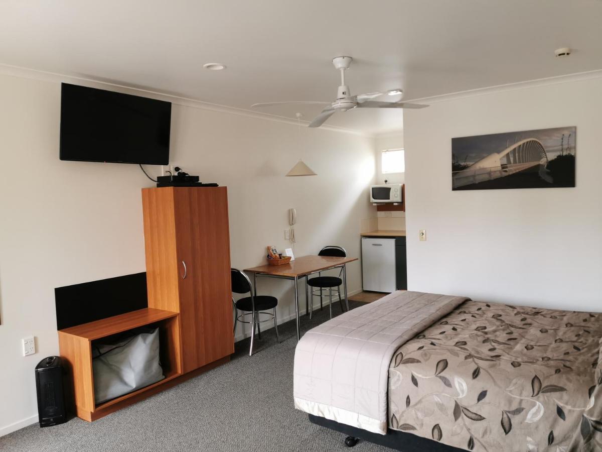 ניו פלימות' Bks Egmont Motor Lodge מראה חיצוני תמונה