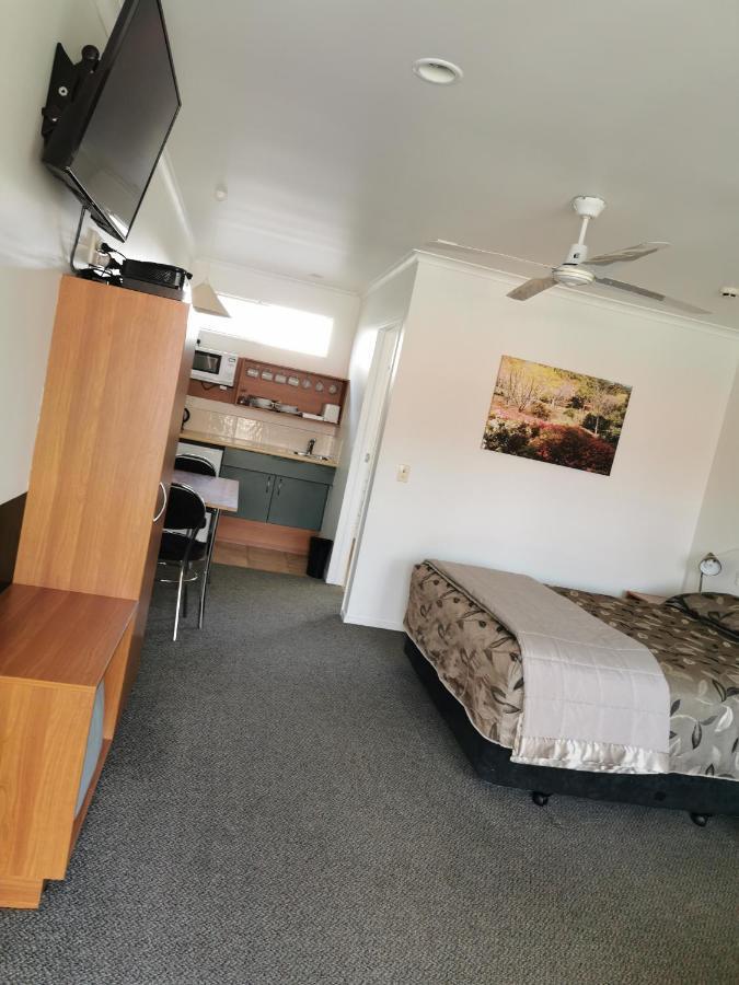 ניו פלימות' Bks Egmont Motor Lodge מראה חיצוני תמונה